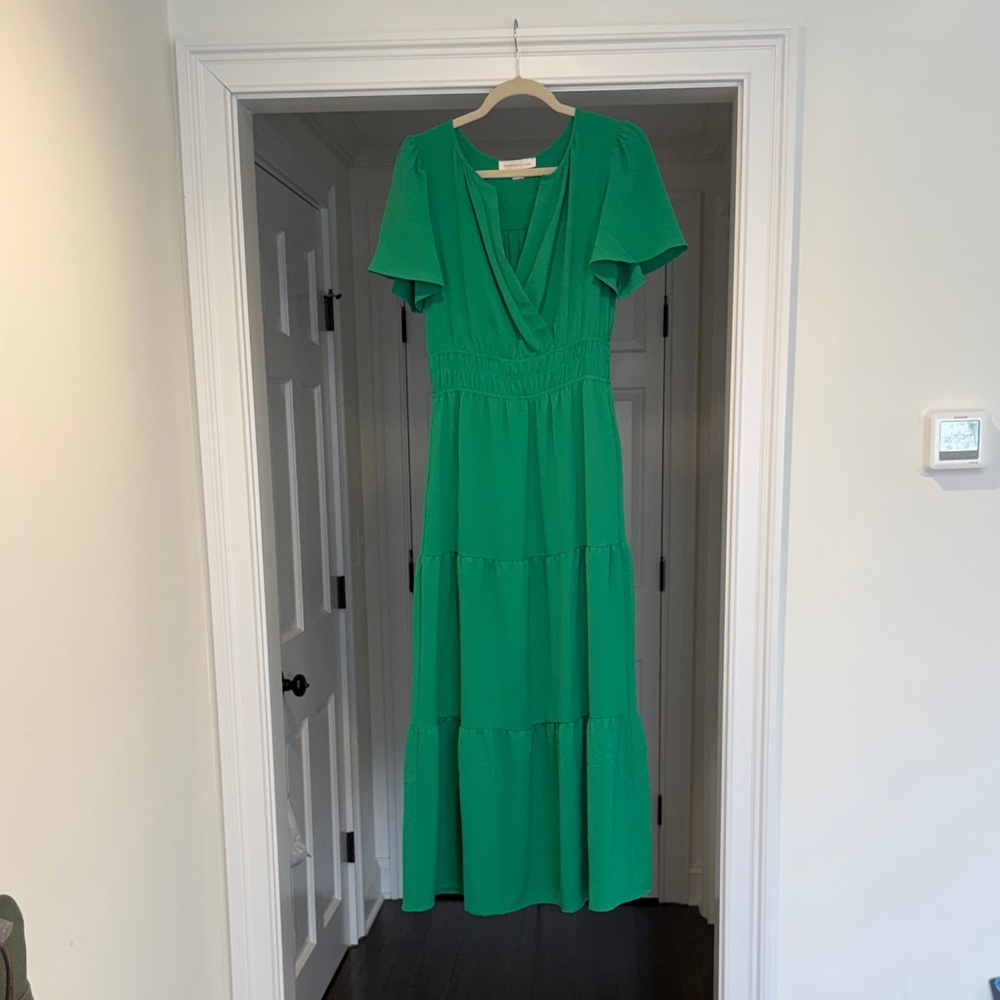 Monteau Emerald Green V‑Neck Tiered Maxi Dress